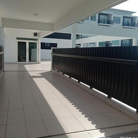 Appartamento Austin @ Novo 8 Malacca Esterno foto