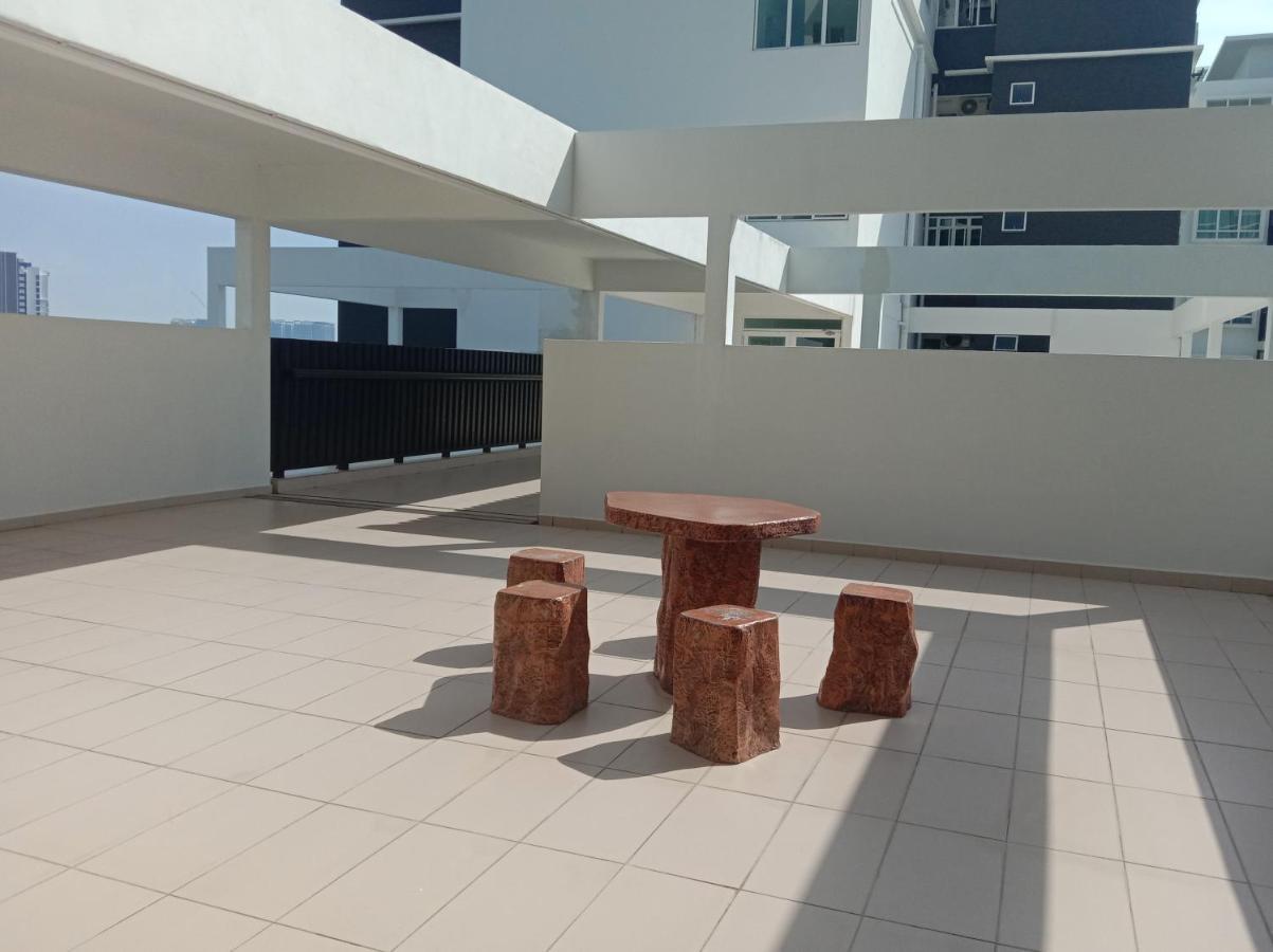 Appartamento Austin @ Novo 8 Malacca Esterno foto